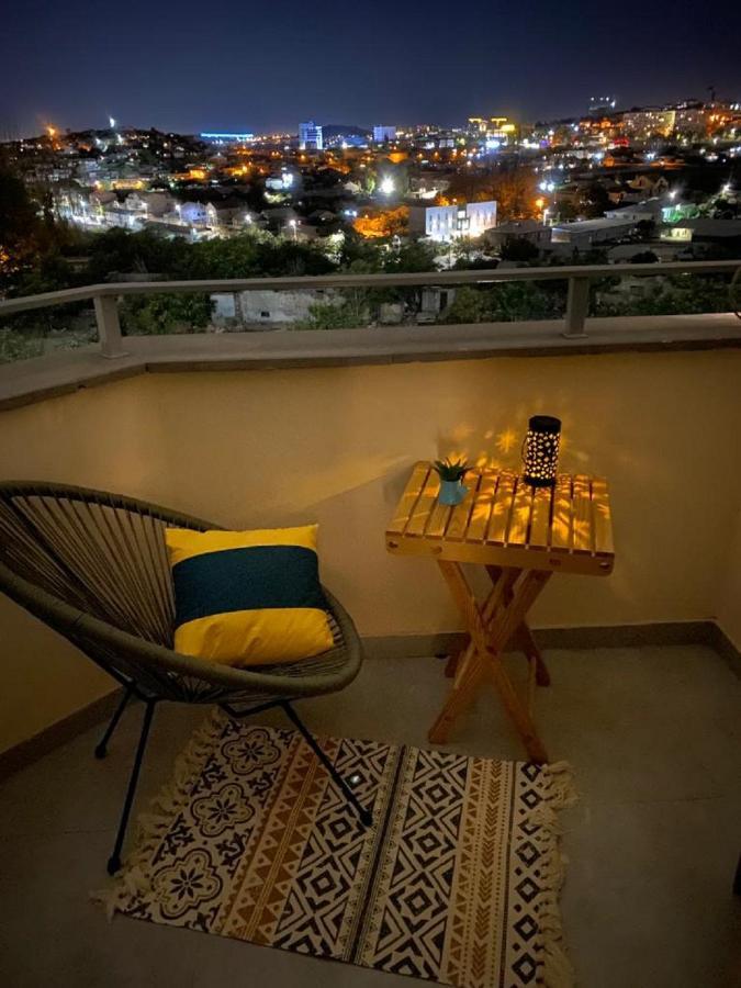 Beautiful Apartment With 3 Balconies In The Center Of Ereván Exterior foto