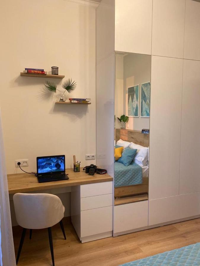 Beautiful Apartment With 3 Balconies In The Center Of Ereván Exterior foto